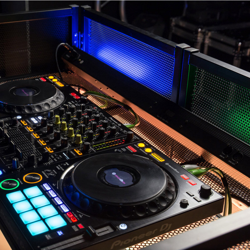 BoomTone DJ DJ Desk White   BOODJDESKWHITE - 12